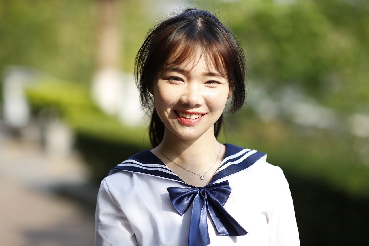 筱崎愛2017新款制服，時(shí)尚與經(jīng)典的完美融合