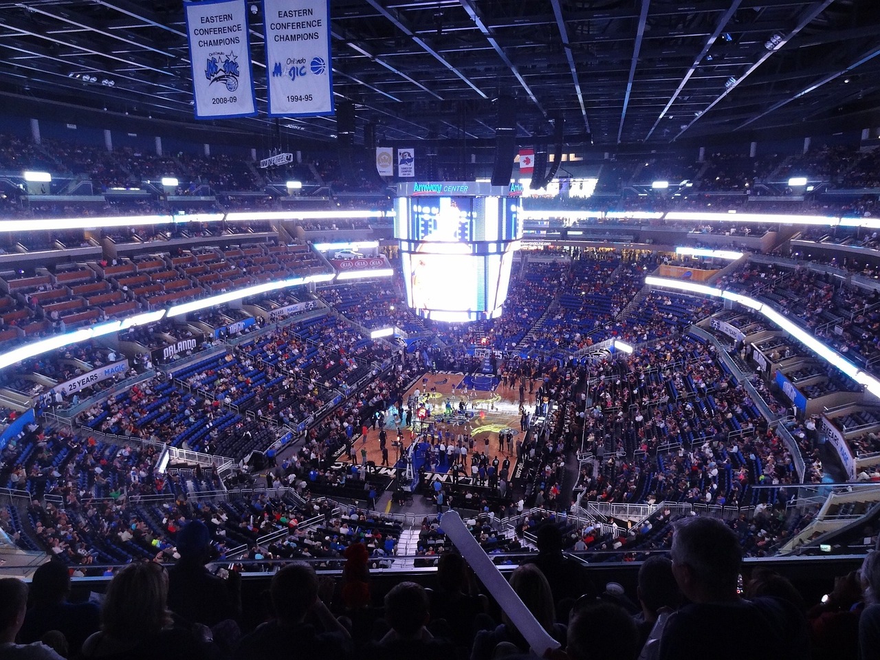 NBA最新回放精彩瞬間再現(xiàn)，不容錯(cuò)過(guò)的籃球盛宴